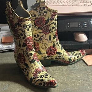 Nomad Skull and Rose Cowboy Rain Boots - Cream and Red